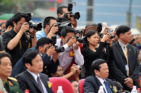 Phóng viên tác nghiệp.