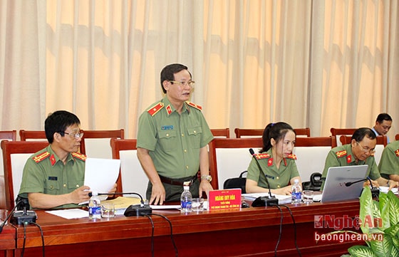 Thiếu tướng Hoàng Duy Hòa - Phó Chánh thanh tra Bộ Công an nêu một số kiến nghị với UBND tỉnh Nghệ An trong việc nâng cao trách nhiệm quản lý nhà nước trong phòng chống ma túy.