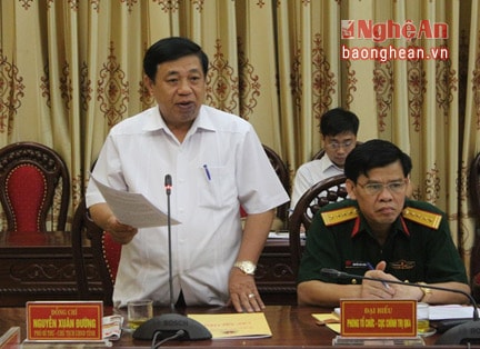 Đồng chí Nguyễn Xuân Đường - Phó Bí thư Tỉnh ủy, Chủ tịch UBND tỉnh phát biểu tại hội nghị.