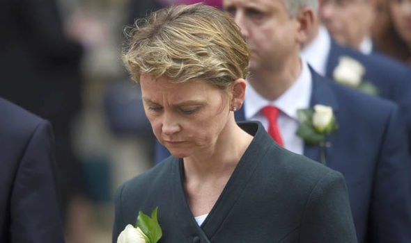 Bà Yvette Cooper tại lễ tang của nữ nghị sĩ Jo Cox 