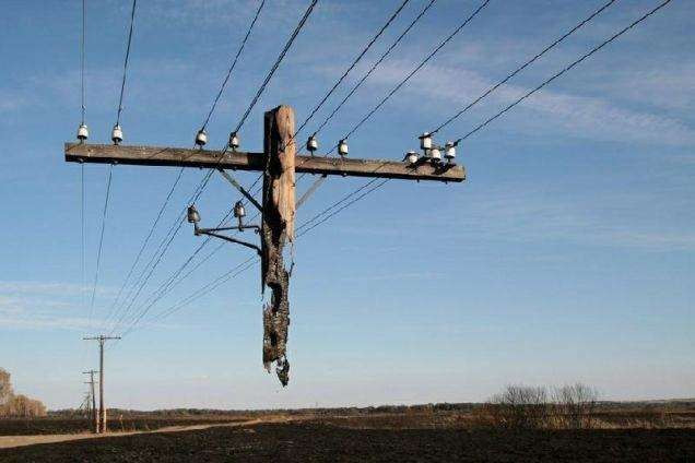 Cột điện này ở Nga trông giống như được Photoshop, nhưng nó hoàn toàn có thật!