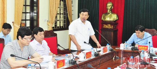 Đồng chí Nguyễn Xuân Đường - Phó Bí thư Tỉnh ủy, Chủ tịch UBND tỉnh đề nghị đẩy mạnh công tác tuyên truyền và tổ chức cho các vận động viên tiếp xúc cử tri vận động bầu cử đúng luật, bình đẳng.