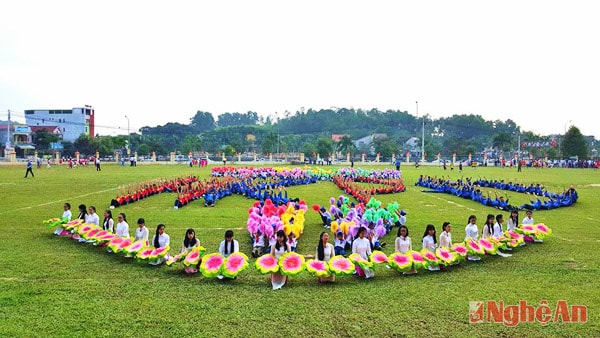Màn đồng diễn tại Hội khỏe Phù đổng huyện Thanh Chương