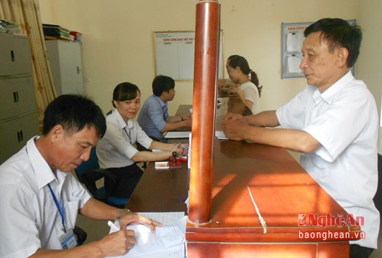 Đội ngũ cán bộ công chức xã Nghi Xuân luôn nêu cao đạo đức công vụ trong thực hiện nhiệm vụ được giao.