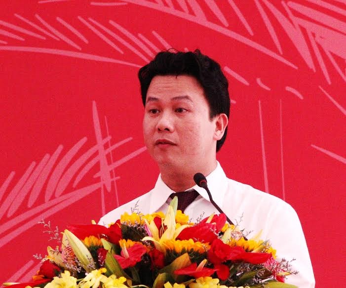 Ông Đặng Quốc Khánh (40 tuổi) tái cử chức chủ tịch UBND tỉnh Hà Tĩnh.