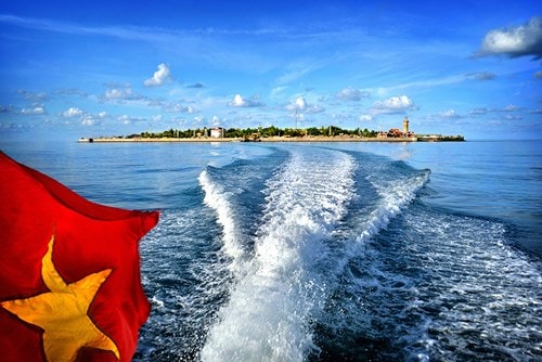 Tạm biệt Trường Sa - tác giả Thân Tình