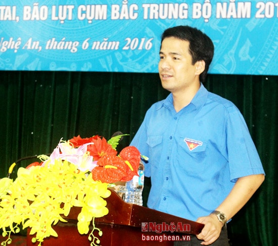 Đại diện Trung ương Đoàn TNCS Hồ Chí Minh phát biểu khai mạc hội nghị tập huấn.