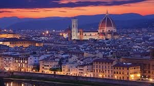 Thêm một địa điểm nữa của nước Ý đứng trong top 10, đó là thành phố Florence. Nơi đây mang âm hưởng rõ rệt của tinh thần thời kỳ Phục Hưng. Nhà thờ Piazza di Basillica Santa Maria Novella trong hình là một trong những điểm tham quan ấn tượng khi đến Florence.