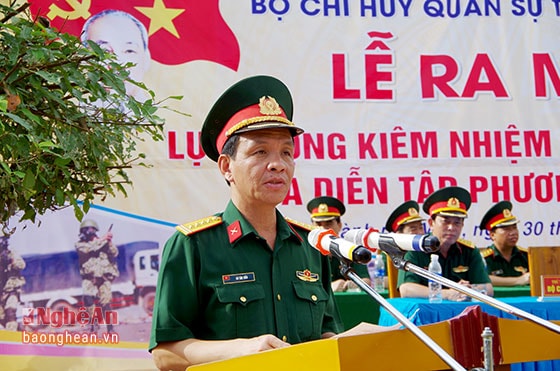 Đại tá Hà Tân Tiến - Ủy viên Ban Thường vụ Tỉnh ủy, Chỉ huy trưởng Bộ CHQS tỉnh phát biểu tại lễ thành lập..