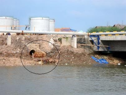 Một óng xả chất thải của Vedan bị đoàn kiểm tra phát hiện thời điểm đó.