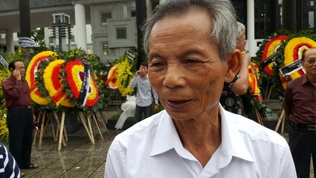 Ông Lương Đình Hải, anh rể đại tá Trần Quang Khải đến dự lễ truy điệu.