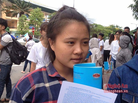 Thí sinh Nguyễn Thị Ngọc chia sẻ về kết quả làm bài của mình.