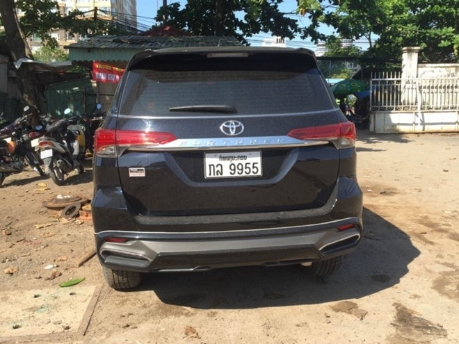 Toyota Fortuner 2016 dau tien tai VN xuat hien o bai dau xe hinh anh 3