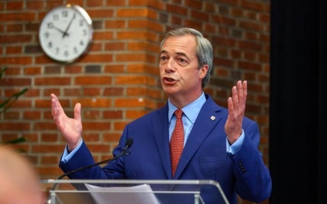 Ông Nigel Farage từ chức khỏi vị trí lãnh đạo Đảng Nước Anh Độc lập (UKIP) sau khi Anh quyết định ra khỏi EU. Ảnh: Telegraph.