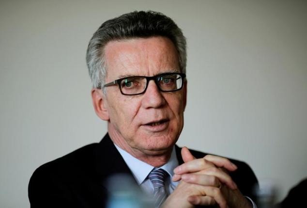 Bộ trưởng Bộ Nội vụ Đức - Thomas de Maiziere trả lời buổi phỏng vấn với kênh Reuters tại Berlin, Đức ngày 5/7. Ảnh: Reuters.