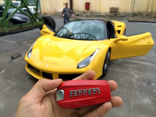 ferrari-488-gtb-dau-tien-ve-cang-da-nang