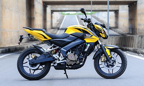kawasaki-bajaj-pulsar-200ns-xe-con-tay-la-o-viet-nam