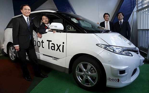 Chiếc Robot Taxi của Nhật Bản là chiếc taxi không người lái bắt đầu được thử nghiệm vào năm 2016 và đi vào phục vụ thương mại cho Olympic mùa Hè 2020 ở Tokyo. Đây có thể được coi là cách làm mới ngăn chặn những vụ sát hại trên taxi. Tuy nhiên, chiếc taxi được dự đoán sẽ chỉ hoạt động ở vùng nông thôn và khu vực ít người. 