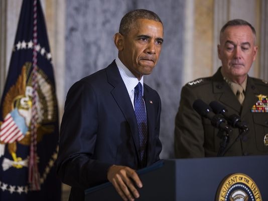 Tổng thống Mỹ Barack Obama và Tướng Joseph Dunford. Ảnh: EPA.
