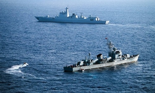 Tàu hải quân Trung Quốc hoạt động trên Biển Đông. Ảnh: AFP