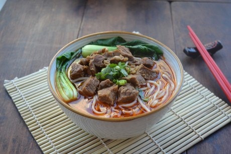 Cuoi tuan don gian ma ngon voi mi bo kho - Anh 7
