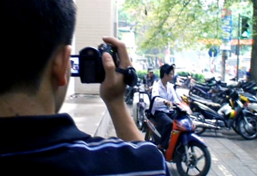 tu-1-8-truy-xe-vi-pham-giao-thong-tu-clip-len-an-cua-nguoi-dan