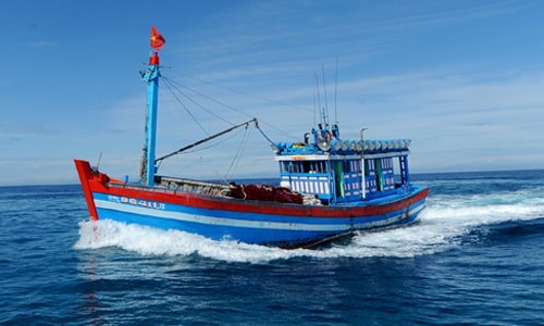 thai-dieu-may-bay-tim-ngu-dan-viet-mat-tich-sau-vu-ban-tau-ca