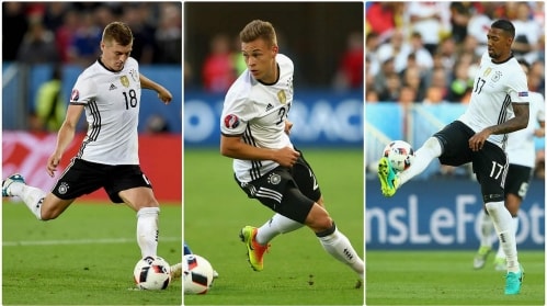 Kimmich (giữa), Jerome Boateng cùng Toni Kroos (số 18) là 3 cầu thủ Đức góp mặt trong 