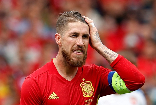 Sergio Ramos đã khiến số phận đội tuyển Tây Ban Nha rẽ sang hướng khác