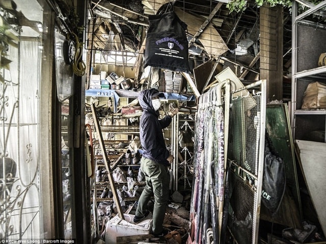 Một shop quần áo, có lẽ khá nổi tiếng trong thành phố.
