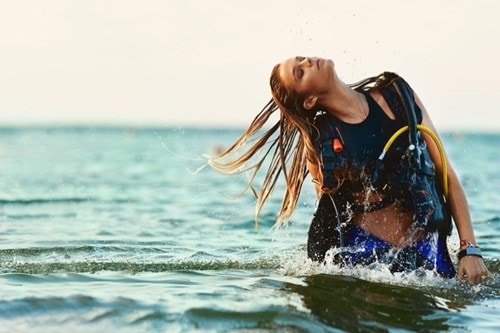 “Bom sex 9x” Kate Bock thả dáng cực gợi tình trên biển - ảnh 7