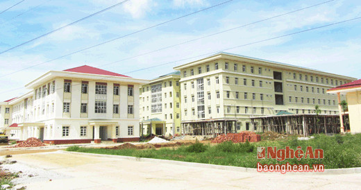 Công trình Bệnh viện ĐKKV Tây Bắc Nghệ An đang xây dựng.