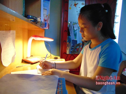 Để trở thành á khoa của kỳ thi, Hồ Thị Tuyên luôn có tinh thần tự giác cao trong học tập