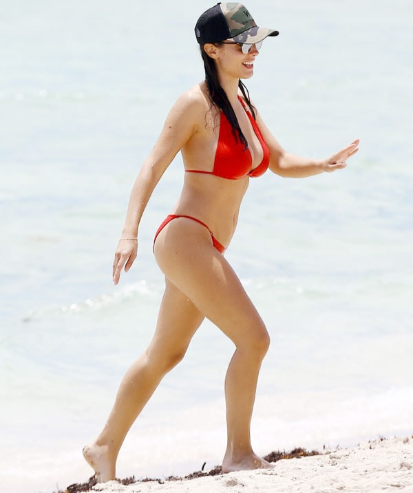 ba-xa-sagna-boc-lua-voi-bikini-do-ruc-3