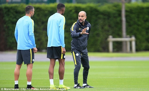Pep Guardiola, Pep, Man City, Man xanh, thiết quân luật, Etihad