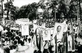 Hình ảnh Sài Gòn trong ngày toàn thắng 30-4-1975, non sông thu về một mối.