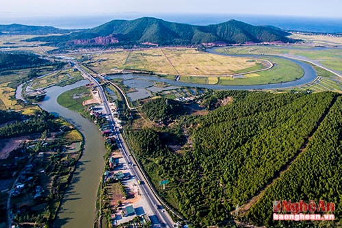 Chảy mãi không nguôi -Sông cũng như người ấy.