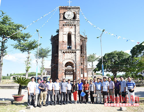 Tháp chuông nhà thờ La Vang, chứng tích chiến tranh 