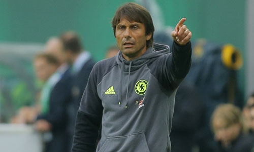 chelsea-that-tran-trong-ngay-ra-mat-cua-conte