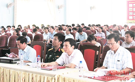 Các đại biểu tham dự hội nghị.