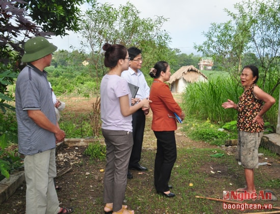 Ban Văn hóa - Xã hội HĐND tỉnh khóa XVI, nhiệm kỳ 2016 - 2021 khảo sát, điều tra việc thực hiên chính sách đối với hộ cận nghèo tại huyện Nghĩa Đàn