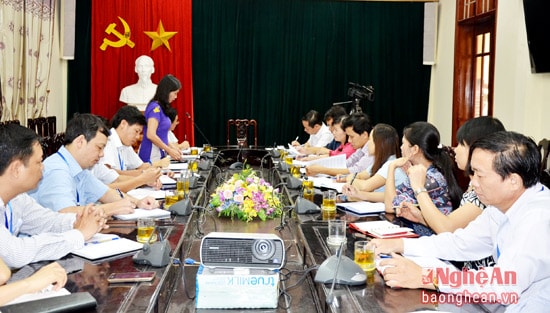 Quang cảnh buổi làm việc.