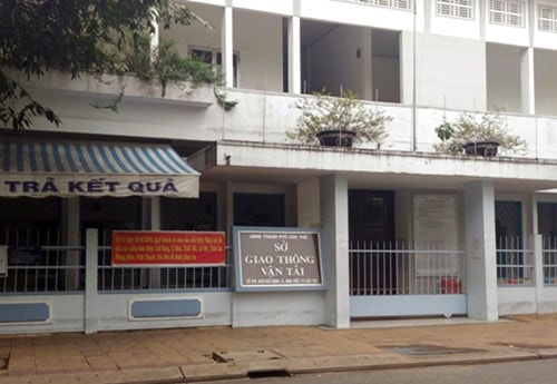 Hai thanh tra giao thông (thuộc Sở GTVT TP Cần Thơ) vừa bị bắt giữ 