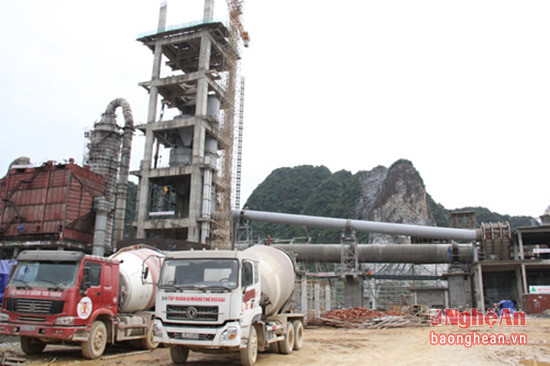 Sản xuất xi măng ở nhà máy xi măng Sông Lam 2. Ảnh T.H