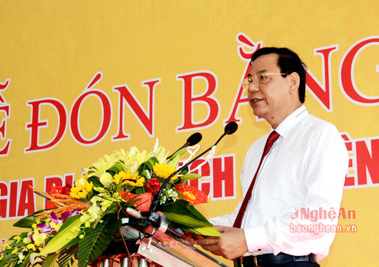 Đồng chí Nguyễn Hồng Kỳ - Ủy viên BCH Đảng bộ tỉnh, Giám đốc Sở GTVT đọc diễn văn tại buổi lễ.