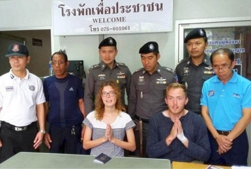du-khach-bi-bat-vi-sex-tren-duong-pho-o-thai-lan