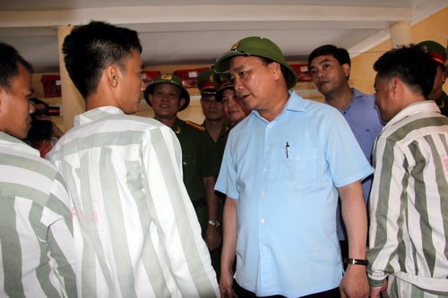 hang-nghin-pham-nhan-co-the-duoc-tha-tu-truoc-thoi-han