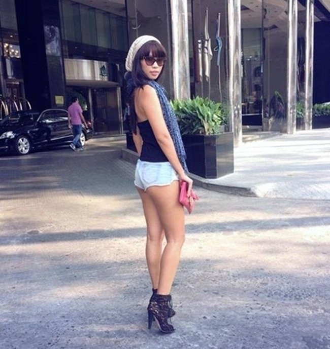 Mỹ nhân Việt mặc quần ngắn như nội y đi chơi gây sốc hình ảnh 5 my nhan viet mac quan ngan nhu noi y di choi gay soc hinh anh 5