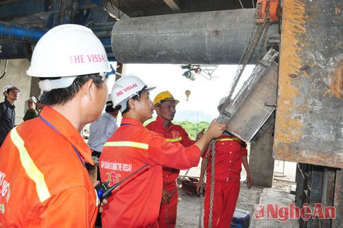 Vận hành dây chuyền sản xuất xi măng tại Công ty CP xi măng Sông Lam (Anh Sơn)