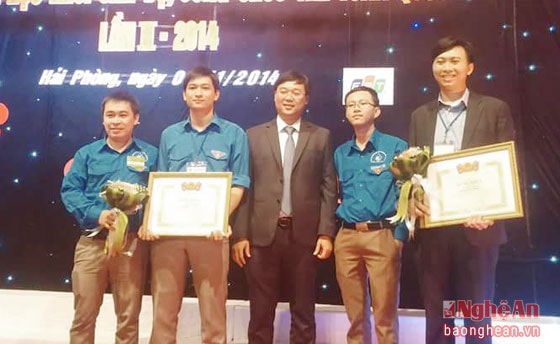 Nguyễn Đức Lộc đạt giải 3 trong cuộc thi tin học cấp Trung ương.